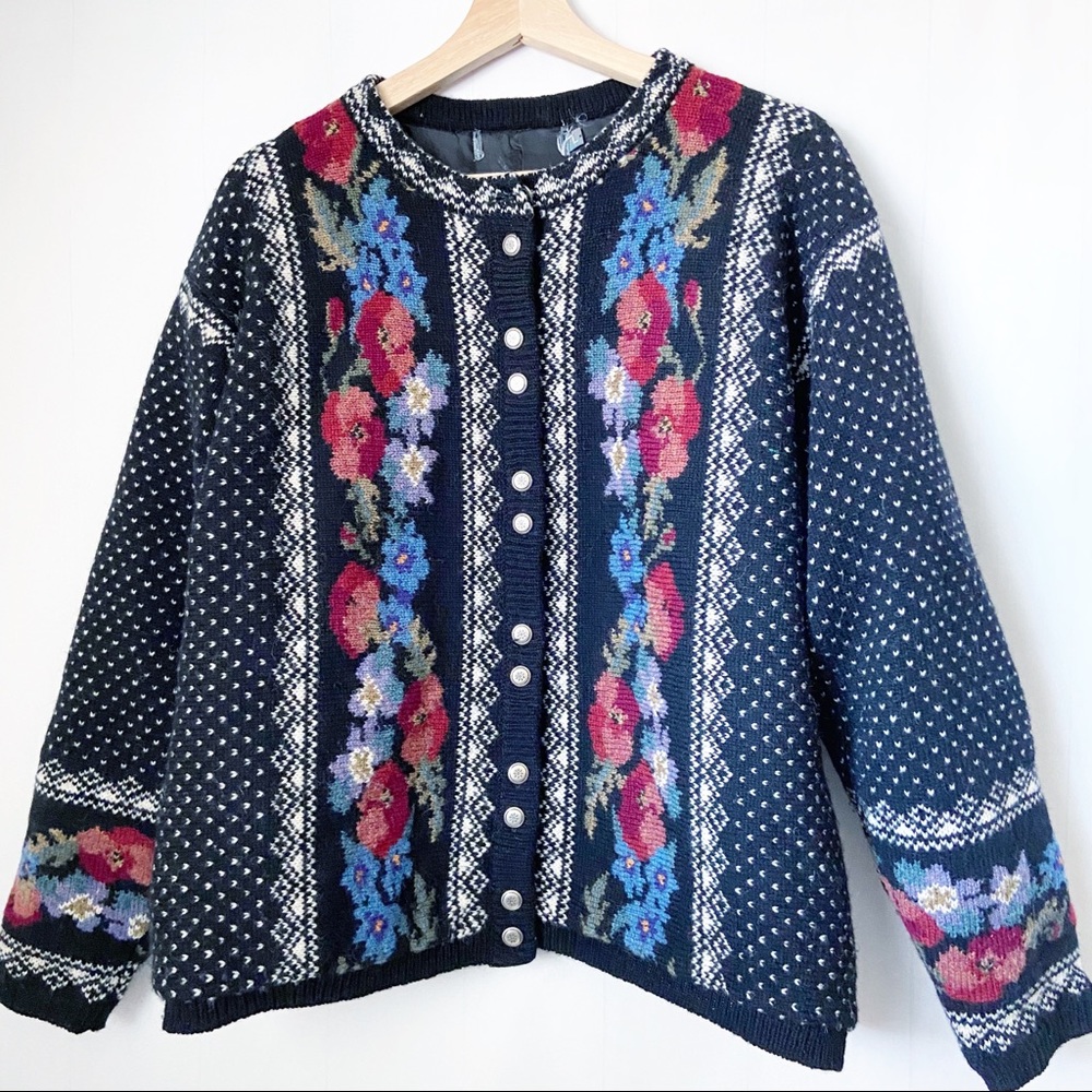 Vintage Icelandic Design lined wool sweater large